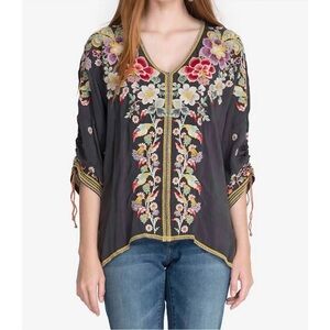 Johnny Was
Evangeline Top In Graphite